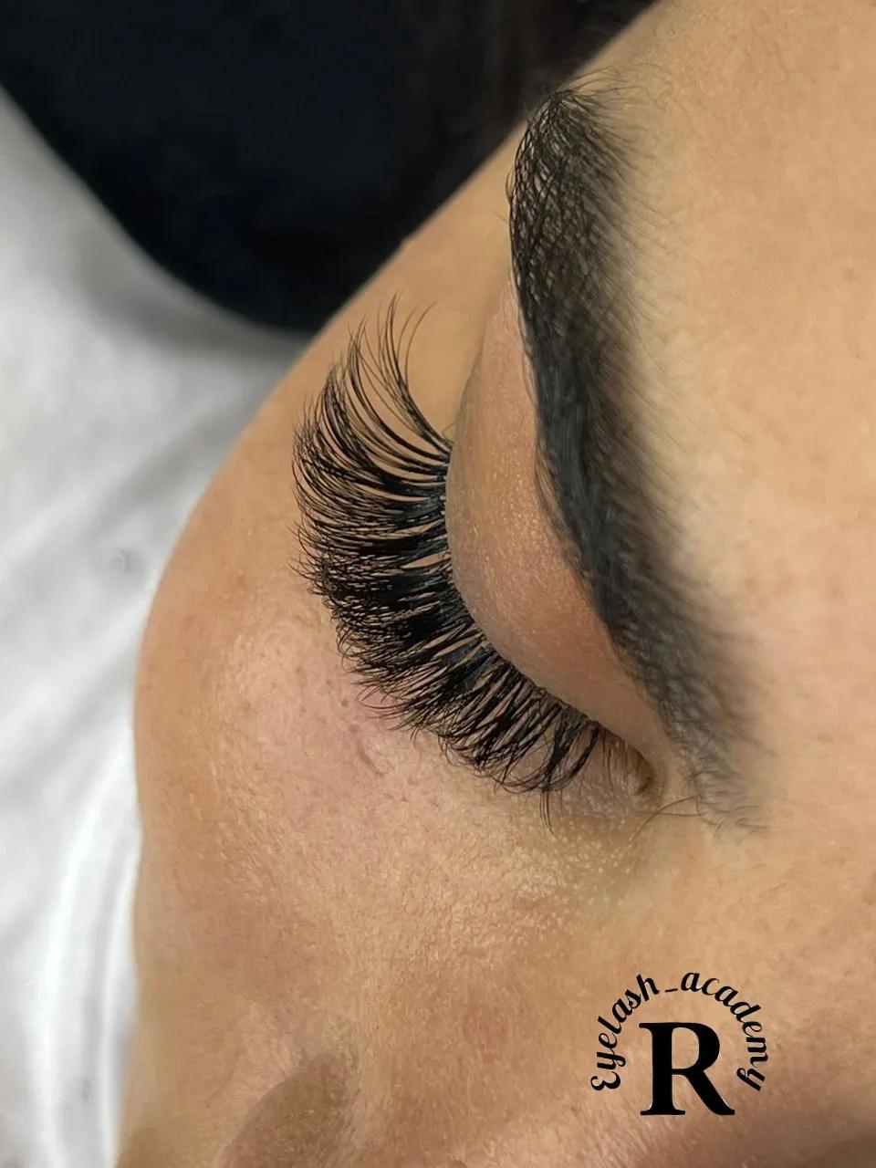 خدمات مژه ریحانه