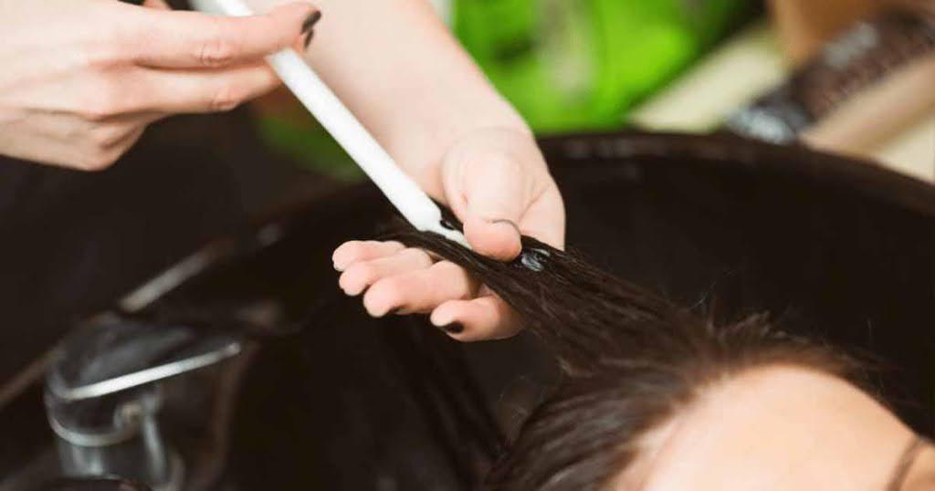 تفاوت بوتاکس مو با کراتینه مو چیست؟ | راهنمای کامل و مزایا