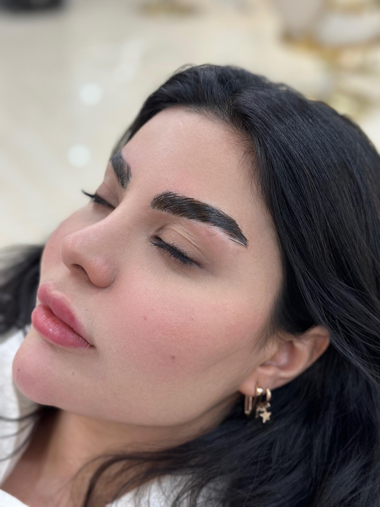 خدمات ابرو و مژه